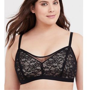 Black and Lace lightly padded Bralette